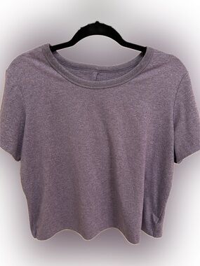 Women's Short Sleeve Crewneck Tee in Lavender